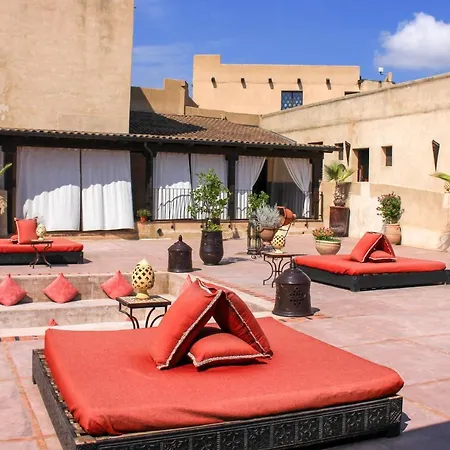 Hotel Masseria & Luciagiovanni 4*